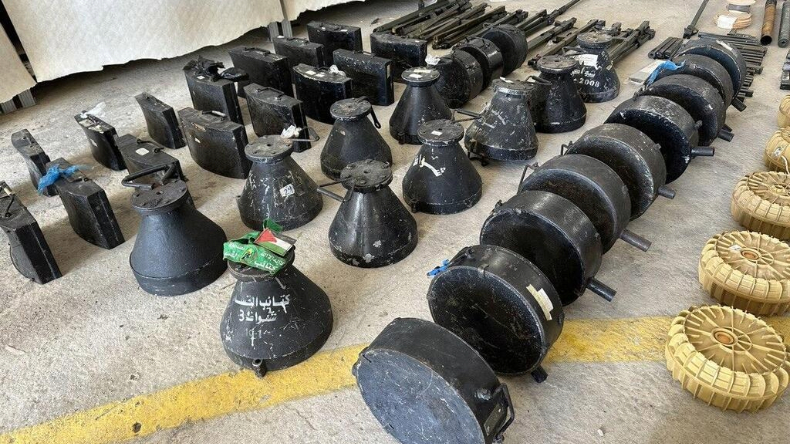 Minas e outras armas que foram encontradas | Foto: Nir Ben Zaken