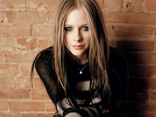 Avril Lavigne Hot