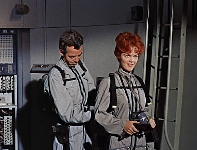 Nora Hayden and Gerald Mohr in The Angry Red Planet (1959)