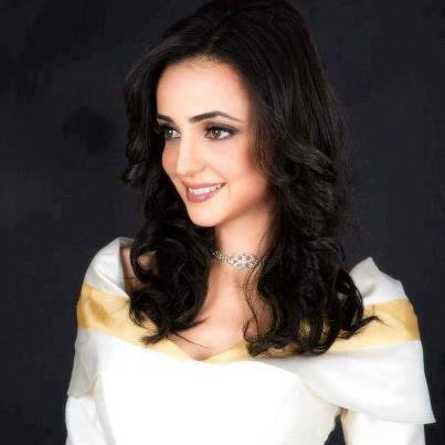 Sanaya Irani HD Wallpapers Free Download