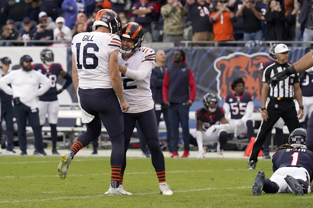 Santos, the Bears' kicker, will not play against the New York Giants.