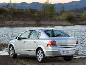 Opel Astra Sedan 2007 (5)