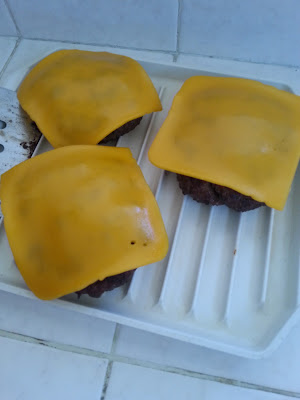 Burgers w/ Follow your Heart Cheese #momsmeet