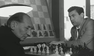 Partida de ajedrez Eric Eliskases vs. Román Torán en el I Torneo Internacional de Ajedrez Costa del Sol 1961