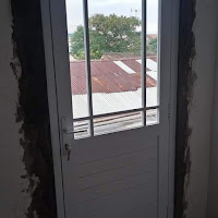 Pintu Kaca Alumunium