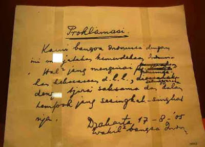 Isi Teks Proklamasi Republik Indonesia Soekarno dan Hatta atas nama seluruh bangsa Indonesia membacakan teks proklamasi yang isi Isi Teks Proklamasi Republik Indonesia