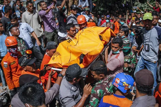 Fotos terremoto Indonesia puede superar el centenar de muertos