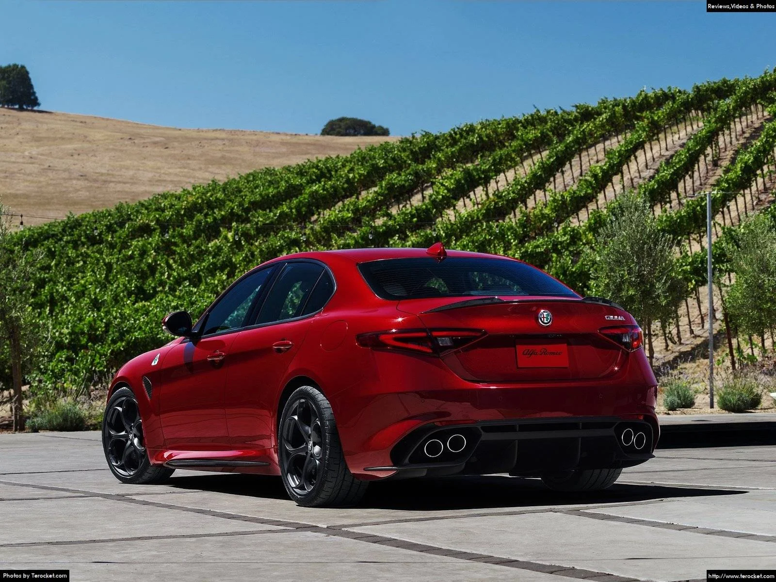 Hình ảnh xe ô tô Alfa Romeo Giulia 2016 & nội ngoại thất