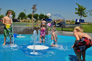 WaTeR PaRk pLaY GrOuP. (water park )