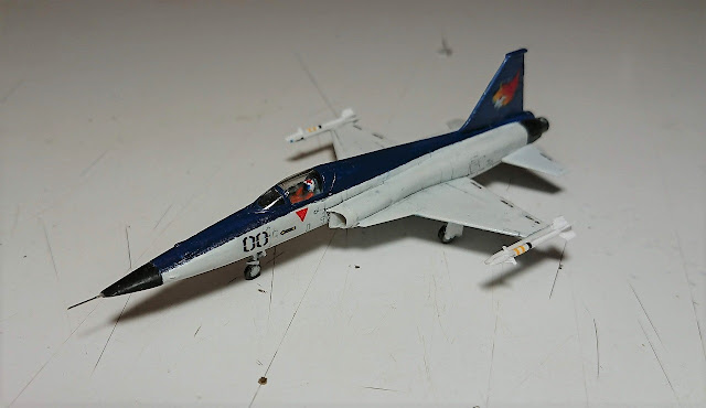 1/144　F-5E　エリア88