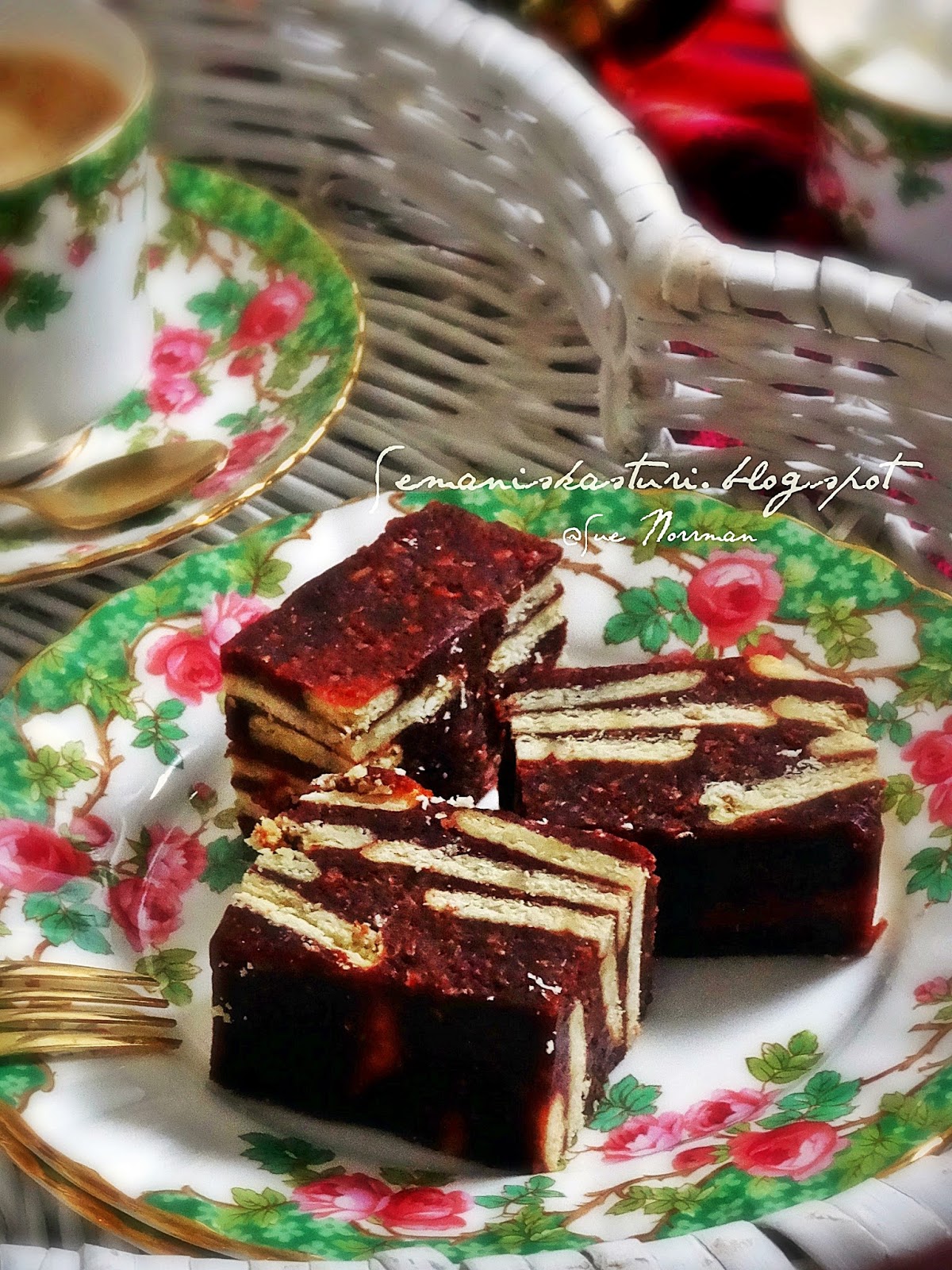 KEK BATIK COKLAT SEDAP ~ Swesia's Journey