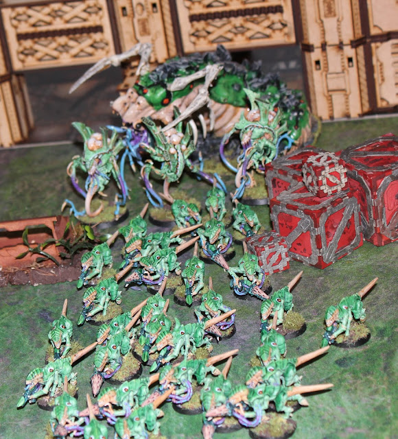 Warhammer 40k battle report - Vigilus Defiant - Crucible of War - Storm the Lines: Tyranids vs Space Marine Primaris Salamanders - 1500 points