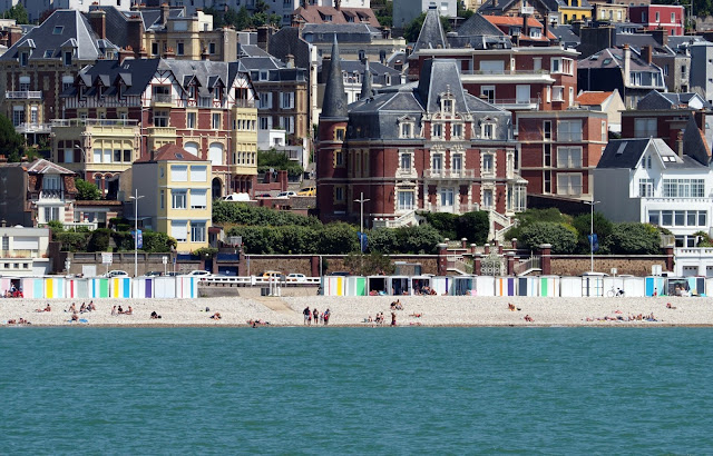 Le havre, auguste perret, appartement témoin le havre, port du havre, muma le havre, monet, manet, eugene boudin, architect Oscar Niemeyer, Bassin du Commerce, Saint-Joseph du Havre, Marguerite Huré, Raoul Dufy, Catène de Containers van Vincent Ganivet, Erwin Wurm, normandië, seinemonding, La Porte Océane, 