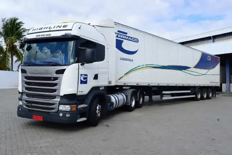 Scania Highline com baú em alumínio da Termaco Logística