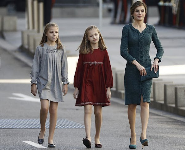 Queen letizia wore Felipe Varela dress, Princess Leonor wore Nanos Dress, Princess Sofia wore Nanos dress, Magrit pumps, Felipe Varela Clutch Bag