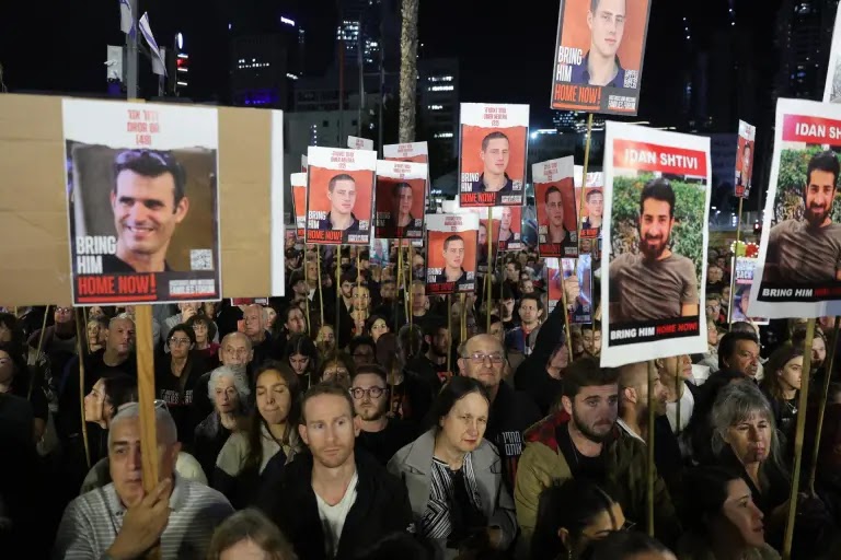 Miles de israelíes salen a la calle a exigir nuevas elecciones