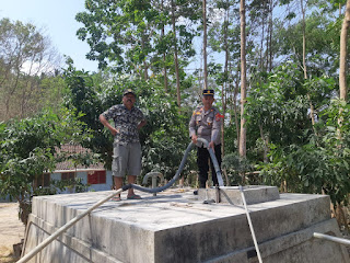Polsek Girimulyo Distribusikan Air Bersih Kepada Warga di Pedukuhan Penggung dan Pedukuhan Pringapus