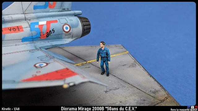 Diorama Kinetic Mirage 2000B "50ans du C.EV" au 1/48.