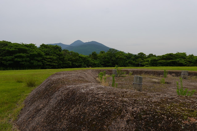 鳥取県西伯郡大山町妻木 鳥取県立むきばんだ史跡公園 洞ノ原 芝生け広場