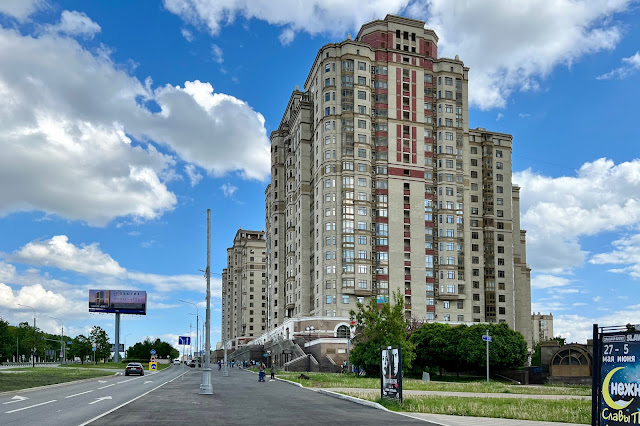 Ломоносовский проспект, жилой комплекс «Шуваловский»