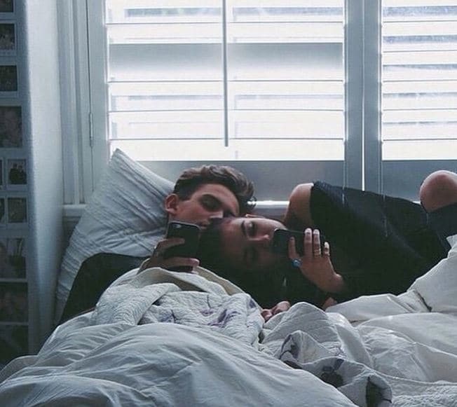 Here’s Why The Happiest Couples Post Less On Social Media