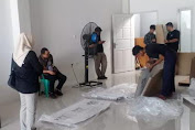   Bawaslu Awasi Langsung Sortir Bilik Suara di Gedung Logistik KPU Kepulauan Selayar 