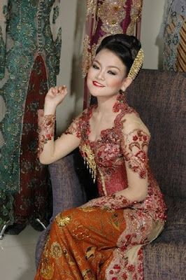 Baju kebaya kartini