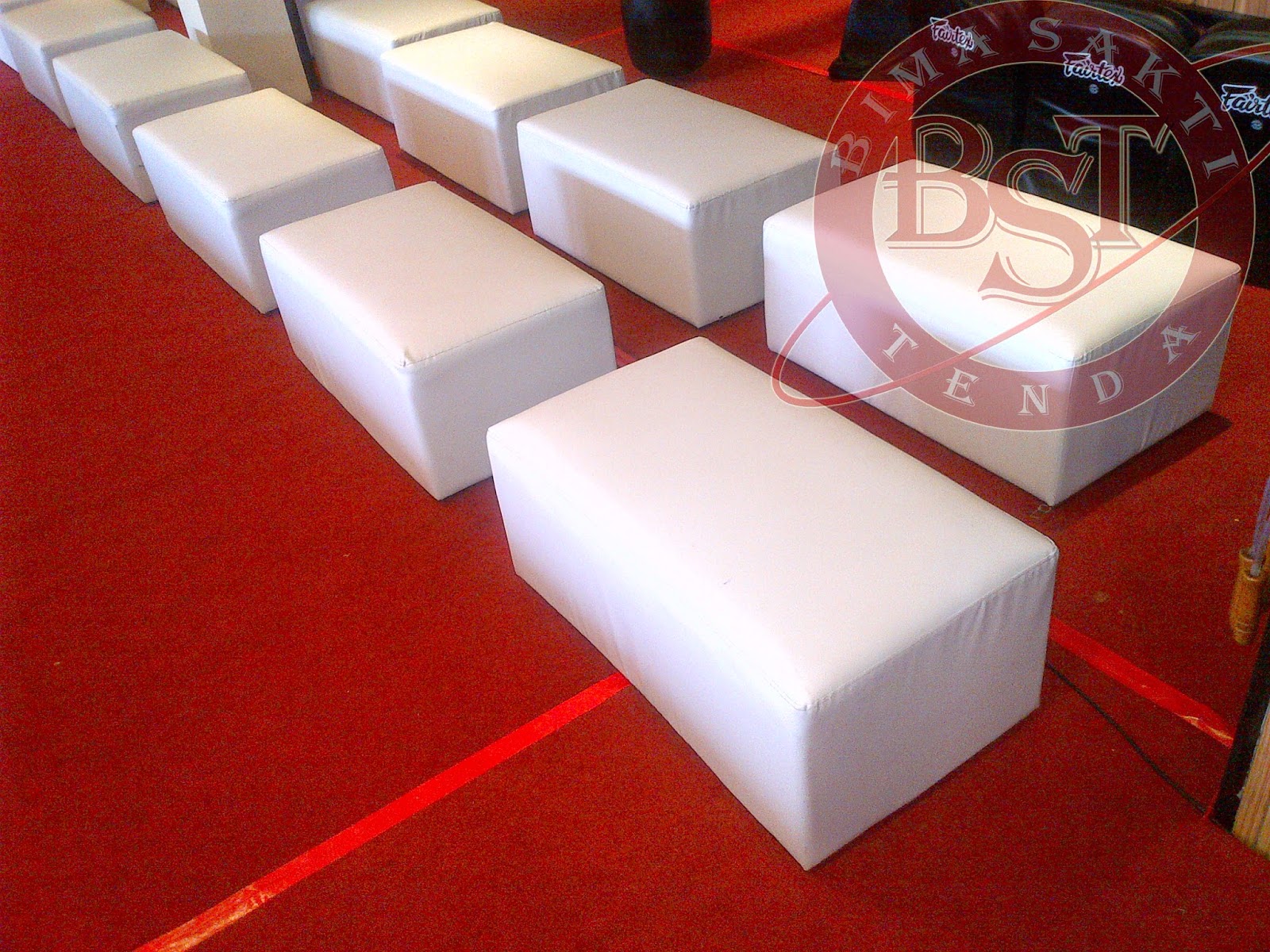 sewa sofa, sofa single, sewa bench