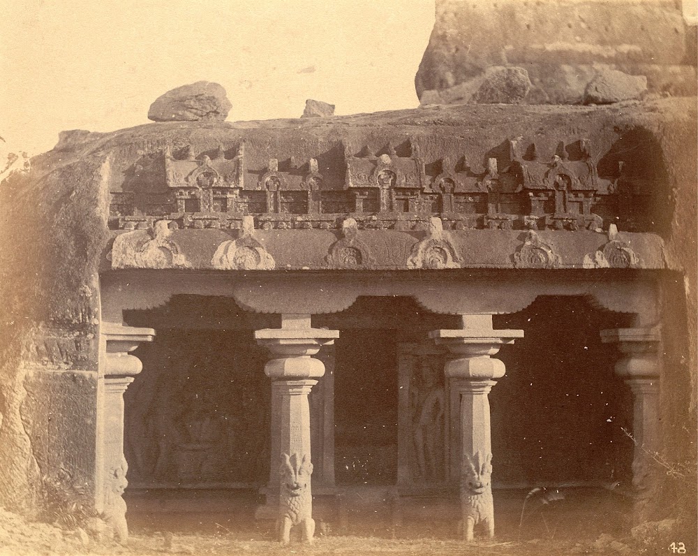 General view of the entrance to the Varaha Cave Temple, Mamallapuram, Tamil Nadu - c.1885