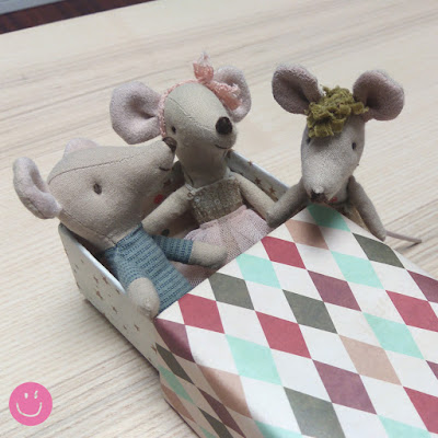 Los tres ratoncitos, en su nueva cajita. Alacabala