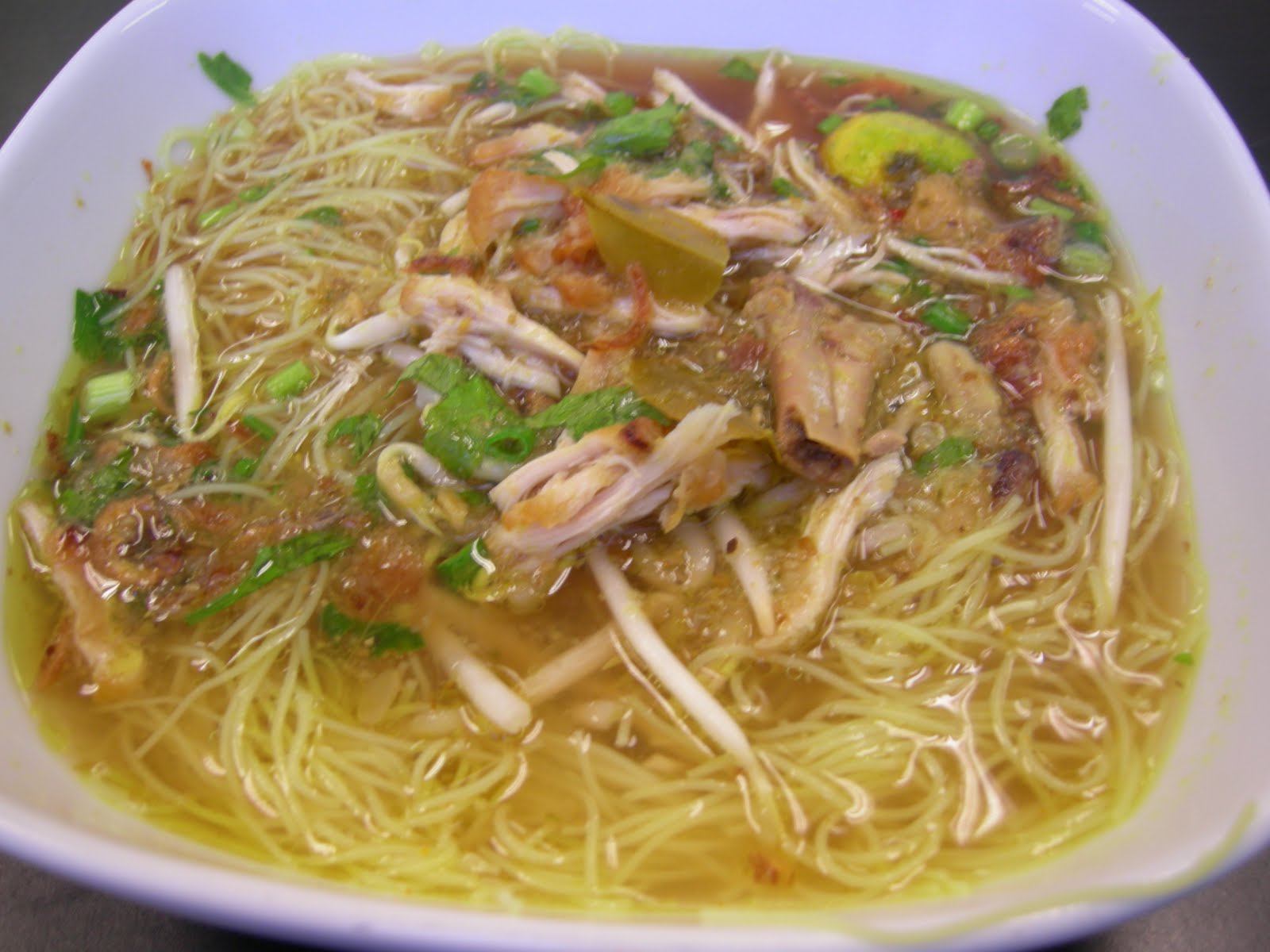 The Best Among U are those who have the best Manners & Character: Bihun Sup & Fresh Orange