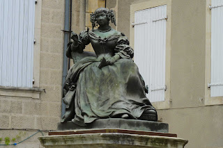 Estatua de la Marquesa de Sévigné en Grignan.