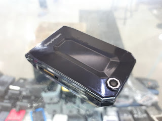 Hape Jadul Sony Ericsson F100 Jalou F100i Flip Clamshell Seken Kolektor Item