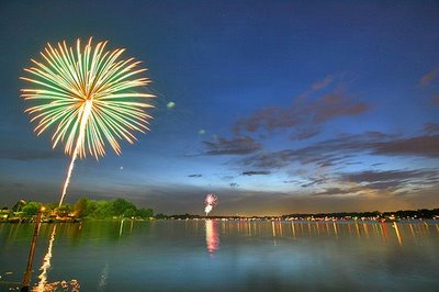 [fireworks-show-18.jpg]