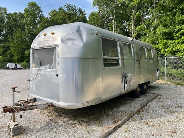 Perfect Project, 1965 Airstream Land Yacht 26’ Foot