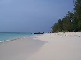 Long-Tailed Boat on White Sand Beach latest photos