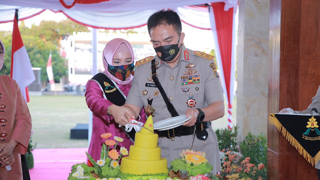 Enam Polwan Dapat Penghargaan Dari Kapolda NTB, Di Hari Jadi Polwan Ke 73