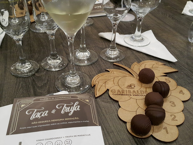 Harmonização de espumantes, vinhos e chocolates na Serra Gaúcha