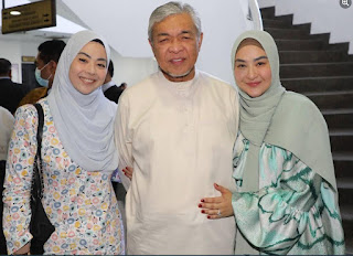 <img src=https://fazryan87.blogspot.com".jpg" alt="Datuk Seri Dr. Ahmad Zahid Hamidi Dilepas dan Dibebaskan Daripada 40 Pertuduhan Rasuah">