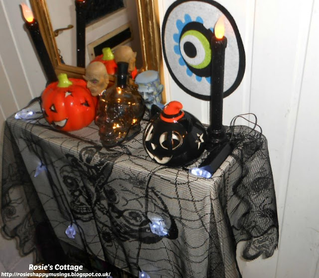 Halloween fun and catching up: Halloween decor has been such fun this year that I can't wait till next year :) 