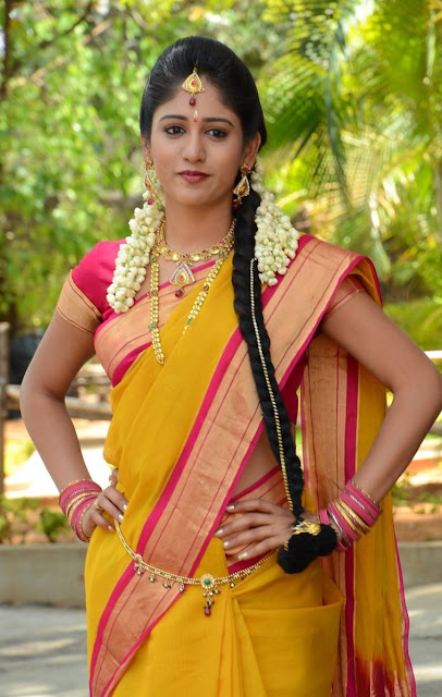 Chandini Chowdary hot navel pics in saree