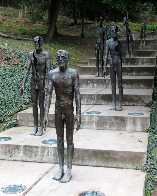 Pomník obětem komunismu (Memorial to the Victims of Communism) by Olbram Zoubek, Petřín, Újezd, Malá Strana, Prague