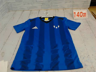 中古品　子供服　１４０ｃｍ　adidas　ブルー　半袖Tシャツ　４４０円