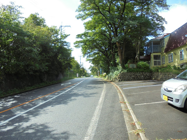 ２８４道路を通りペンション街へ入ります