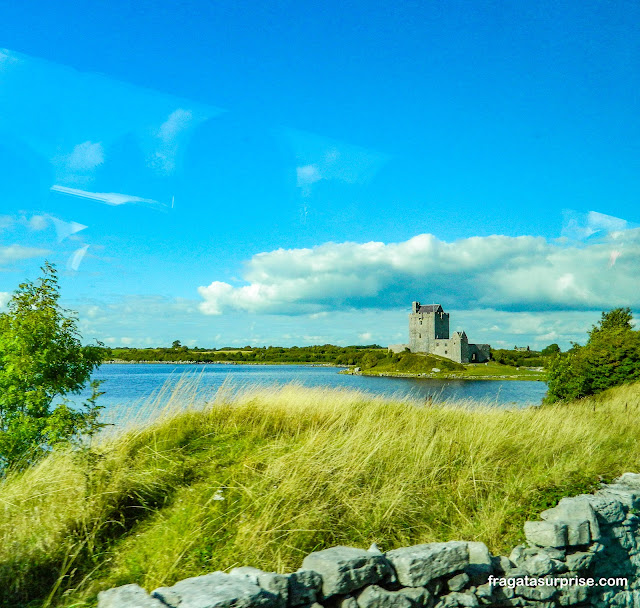 Castelo no Condado de Clare na Irlanda