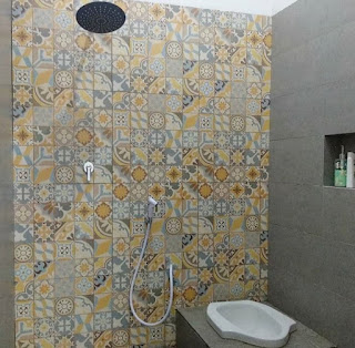 Desain kamar mandi minimalis tampah mewah untuk ruangan kecil