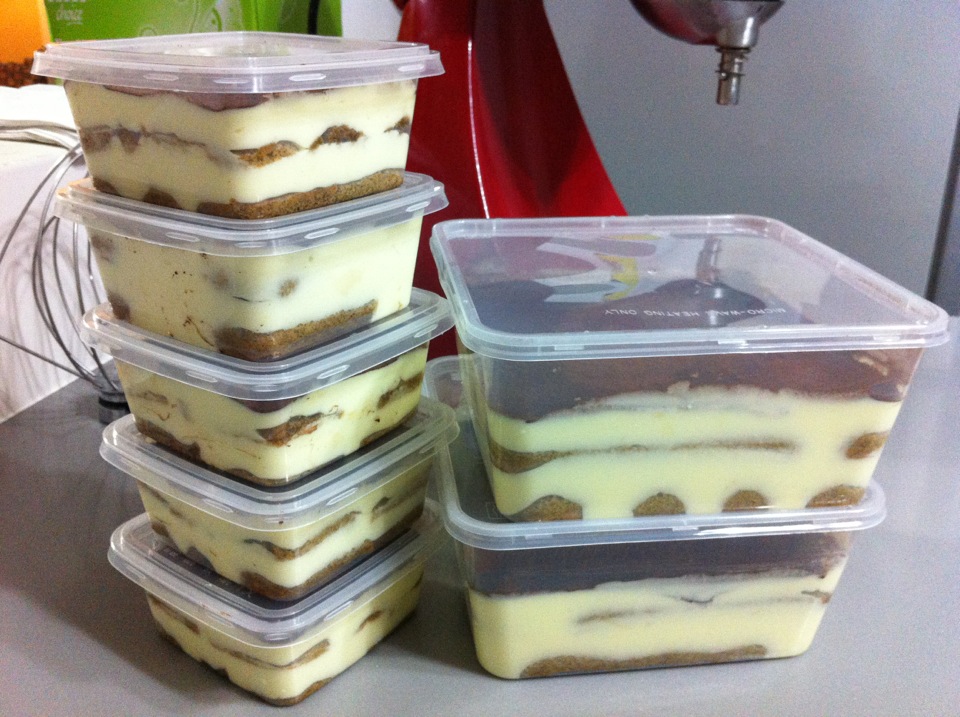 Tiramisu dan Biskut Marie Lapis cheese  AmyHilmirda