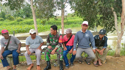 Tingkatkan Kemanunggalan dengan Rakyat Melalui Komsos Babinsa 