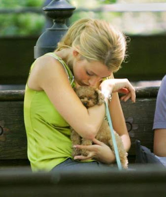 blake lively penny dog. Blake Lively and Penny the