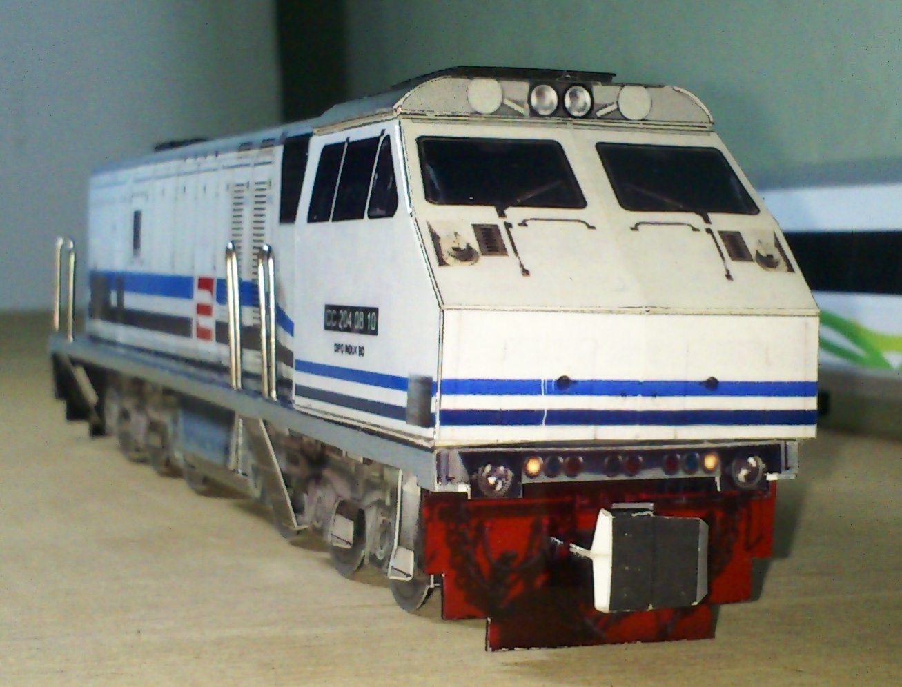 download pola papercraft kereta api